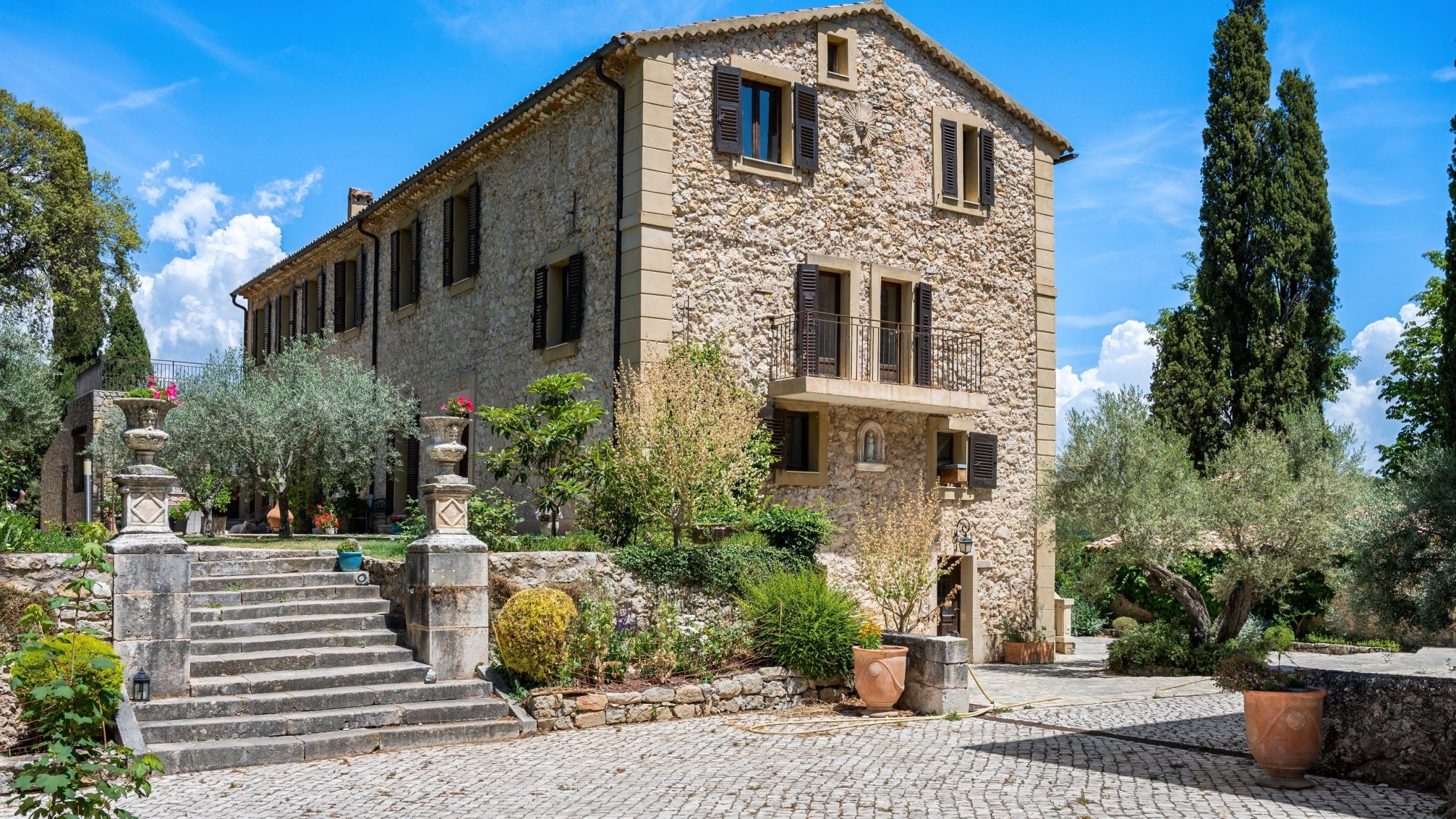 bastide 30 Rooms for sale on AMPUS (83111)