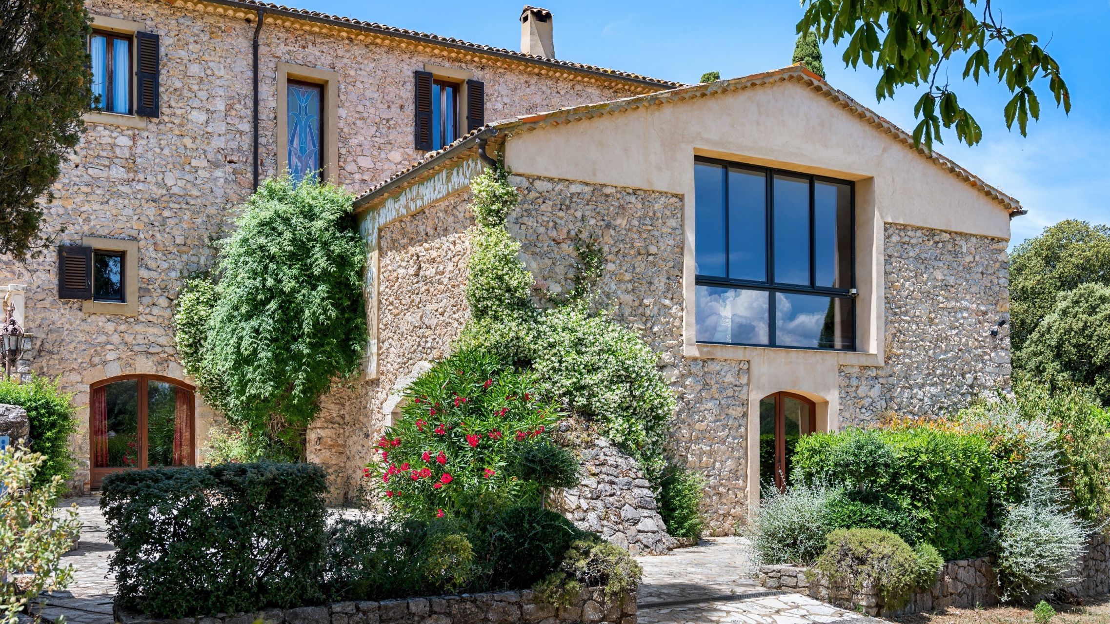 bastide 30 Rooms for sale on AMPUS (83111)