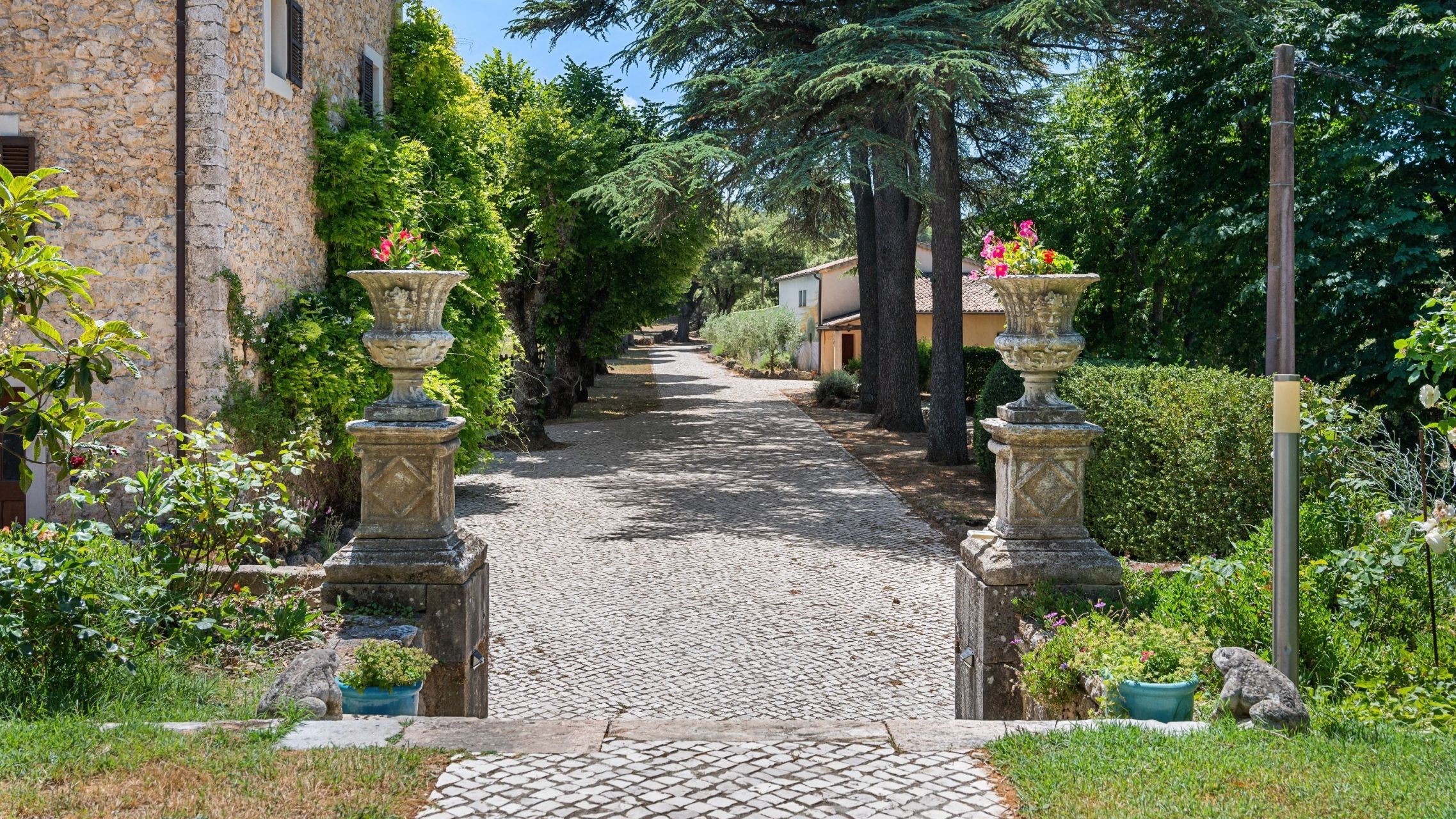 bastide 30 Rooms for sale on AMPUS (83111)