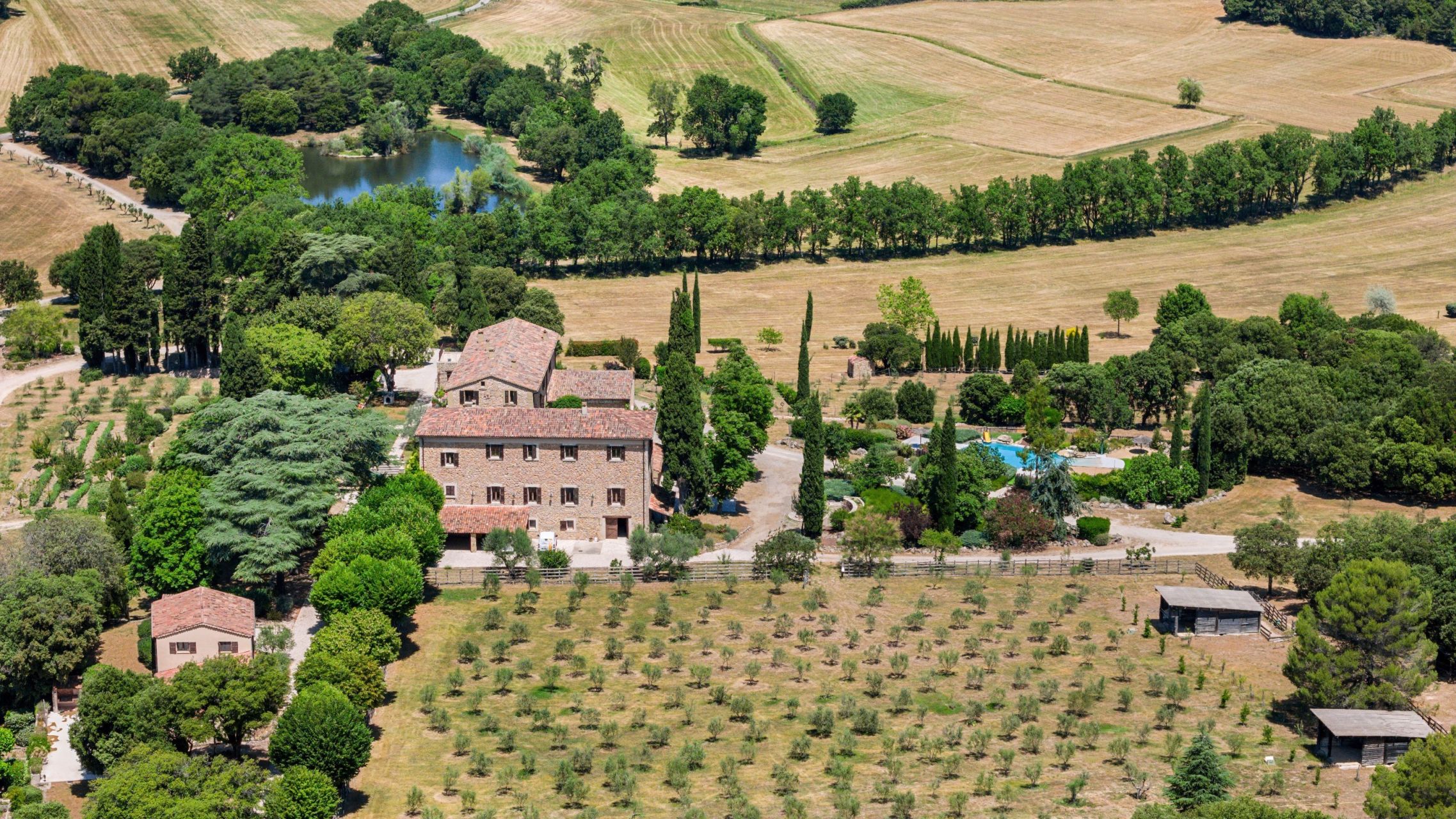bastide 30 Rooms for sale on AMPUS (83111)