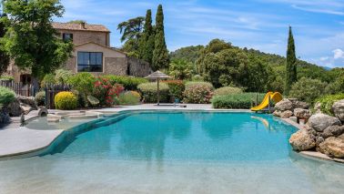 bastide 30 Rooms for sale on AMPUS (83111)