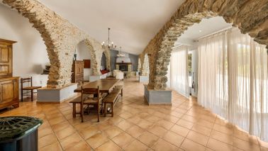 bastide 30 Rooms for sale on AMPUS (83111)