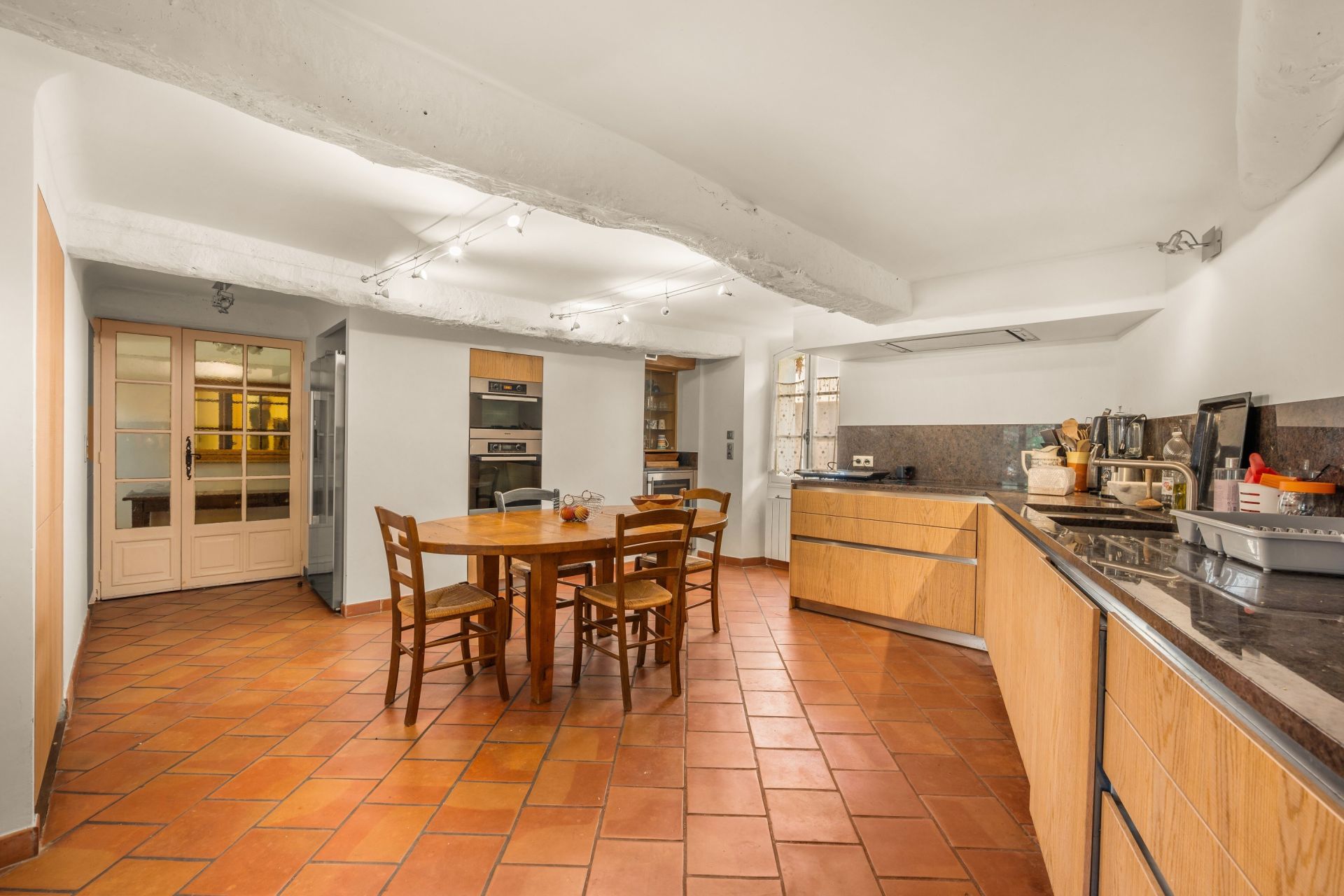 townhouse 7 Rooms for sale on VILLECROZE (83690)