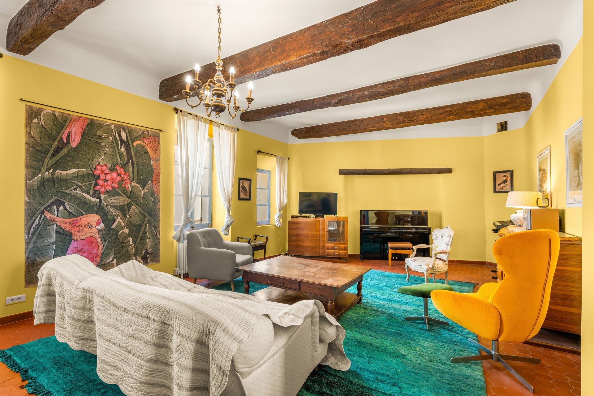 townhouse 7 Rooms for sale on VILLECROZE (83690)
