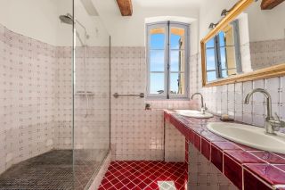 townhouse 7 Rooms for sale on VILLECROZE (83690)