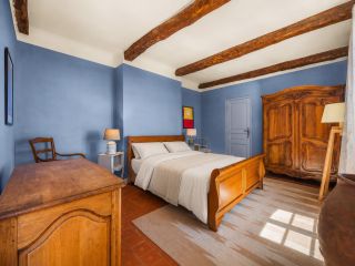 townhouse 7 Rooms for sale on VILLECROZE (83690)
