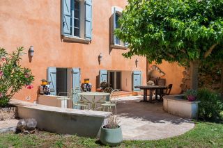 townhouse 7 Rooms for sale on VILLECROZE (83690)
