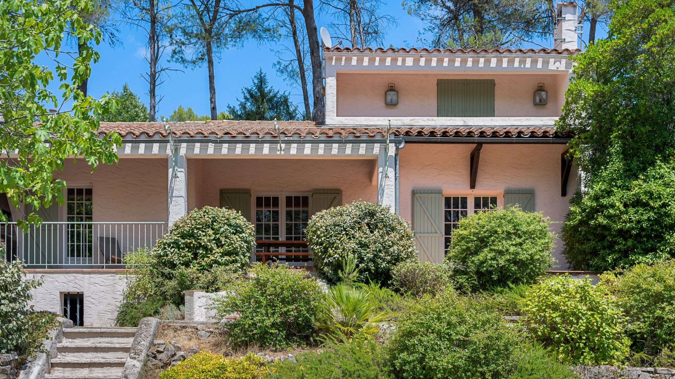 provencal house 6 Rooms for sale on DRAGUIGNAN (83300)