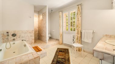 provencal house 6 Rooms for sale on DRAGUIGNAN (83300)