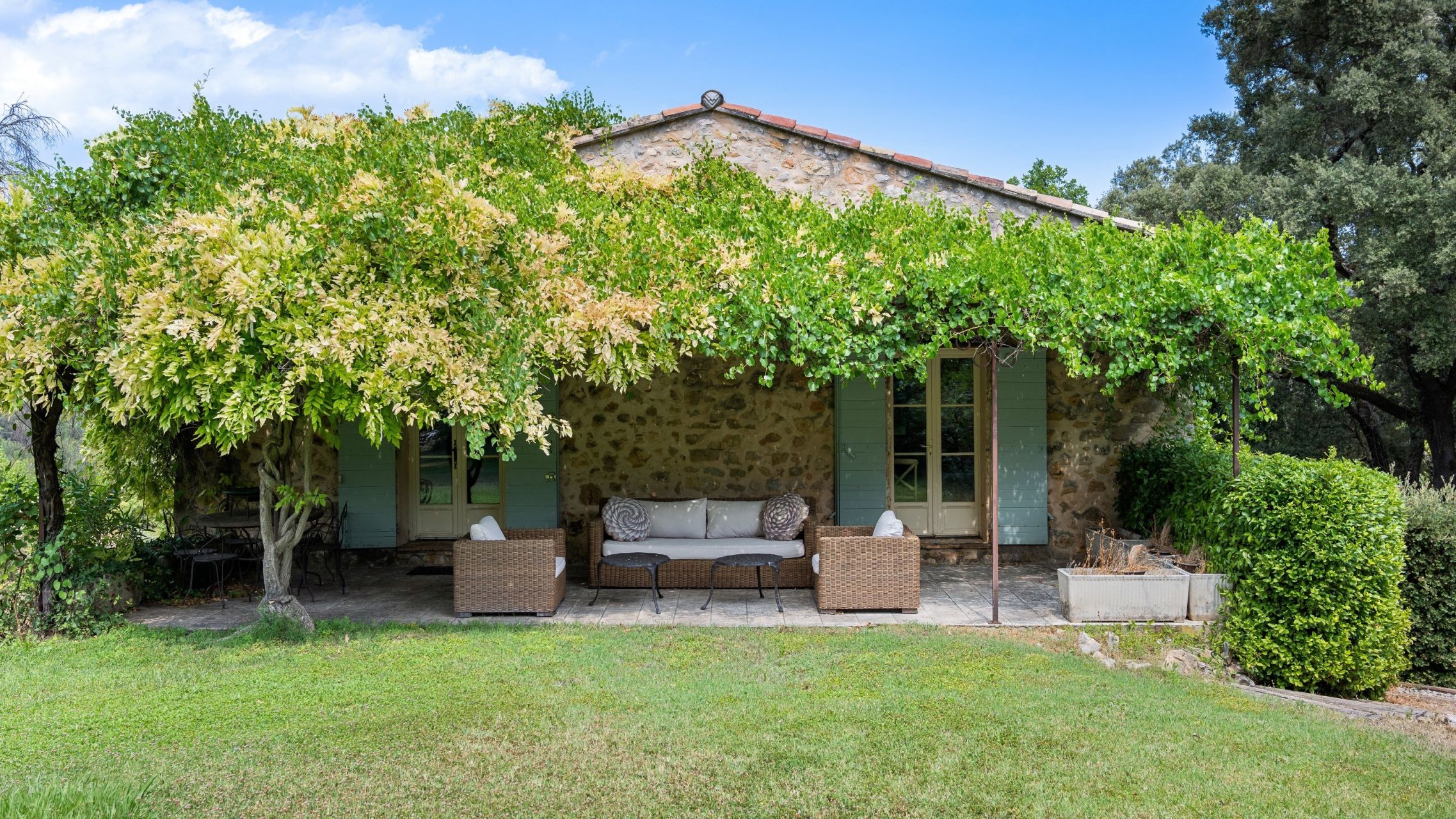 provencal house 6 Rooms for sale on LORGUES (83510)