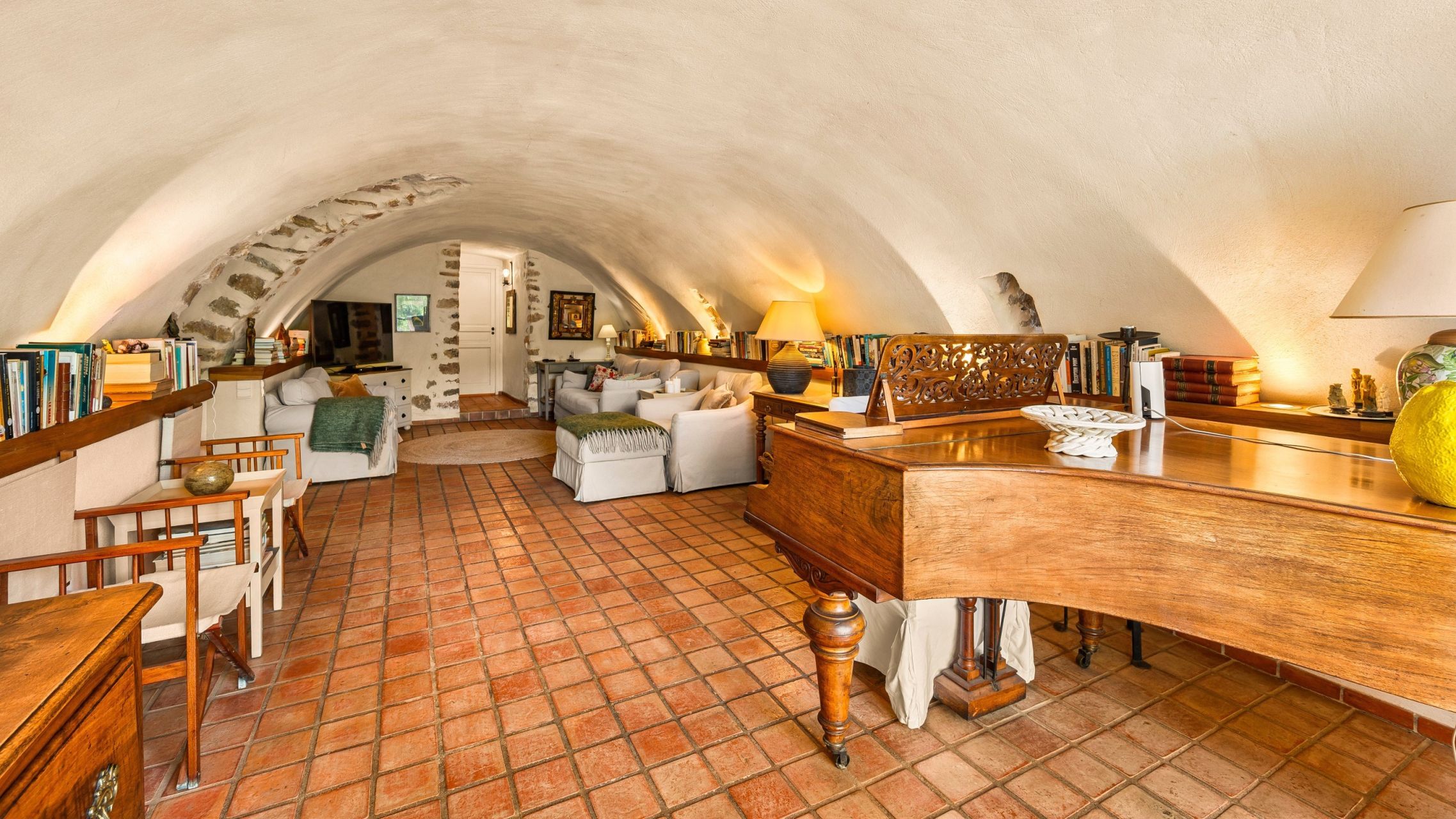 provencal house 6 Rooms for sale on LORGUES (83510)