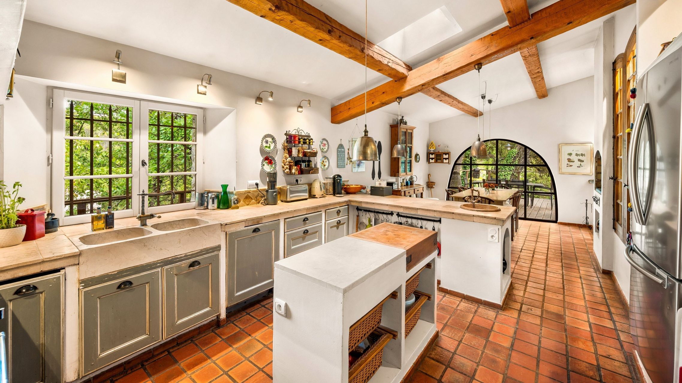 provencal house 6 Rooms for sale on LORGUES (83510)