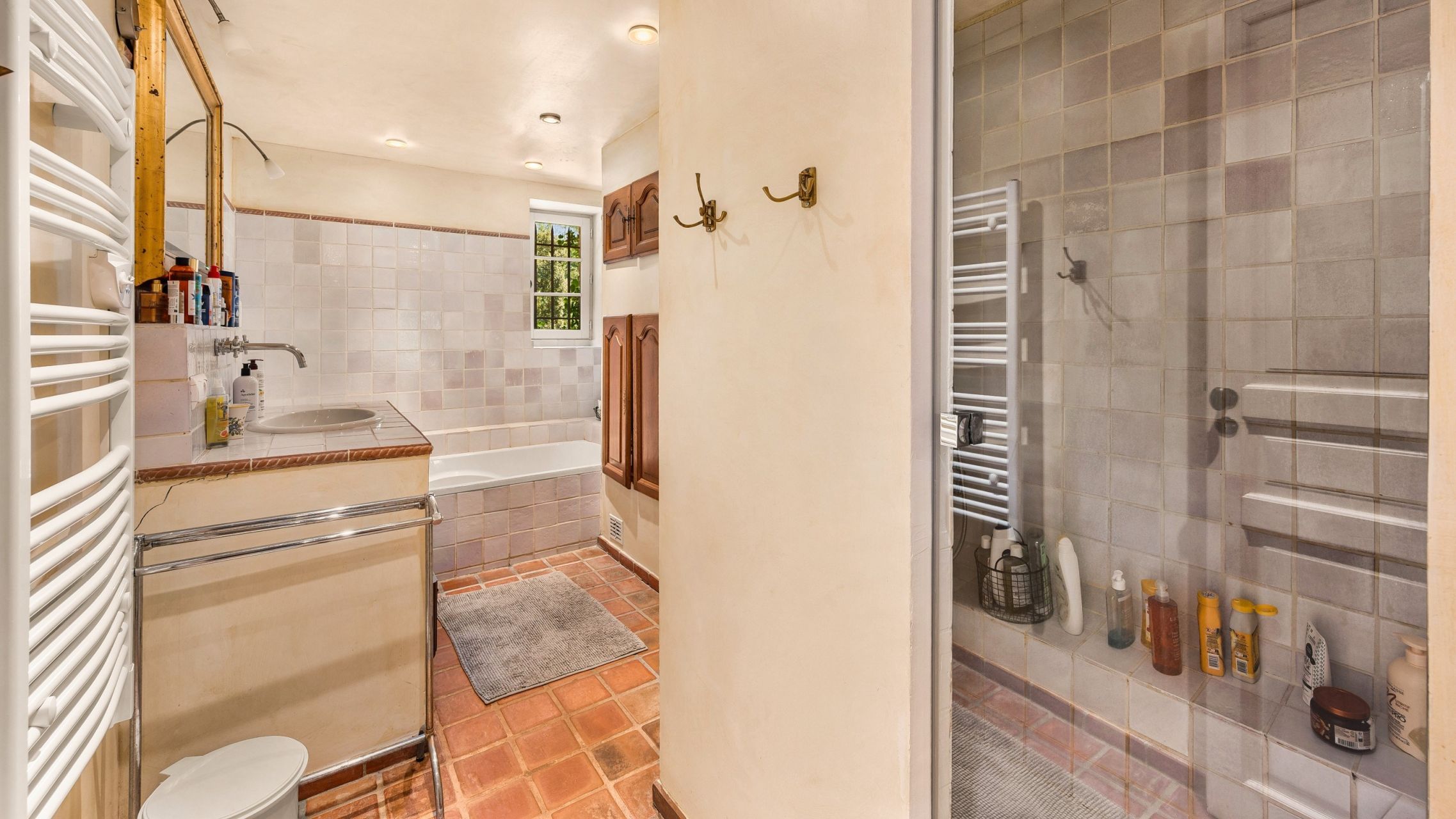 provencal house 6 Rooms for sale on LORGUES (83510)
