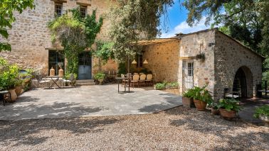 provencal house 6 Rooms for sale on LORGUES (83510)