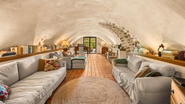 provencal house 6 Rooms for sale on LORGUES (83510)