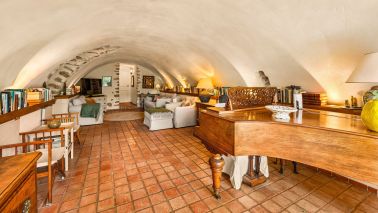provencal house 6 Rooms for sale on LORGUES (83510)