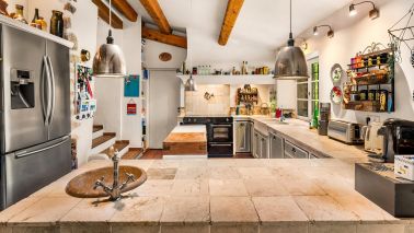 provencal house 6 Rooms for sale on LORGUES (83510)