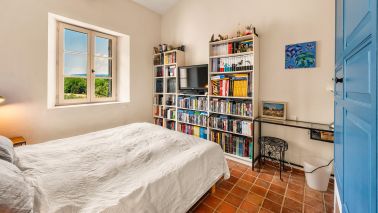 provencal house 6 Rooms for sale on LORGUES (83510)
