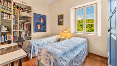 provencal house 6 Rooms for sale on LORGUES (83510)
