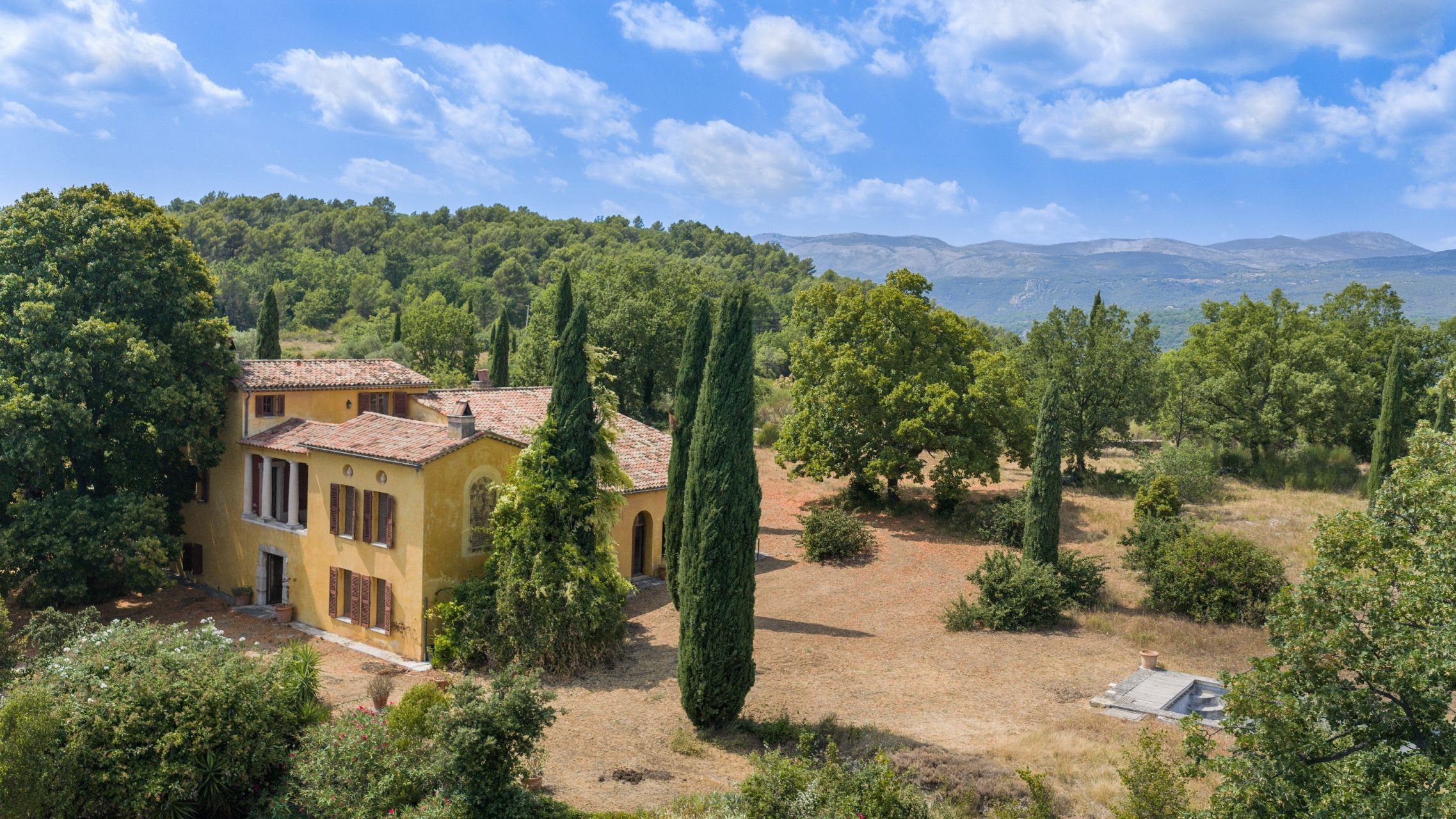 bastide 7 Rooms for sale on CALLIAN (83440)
