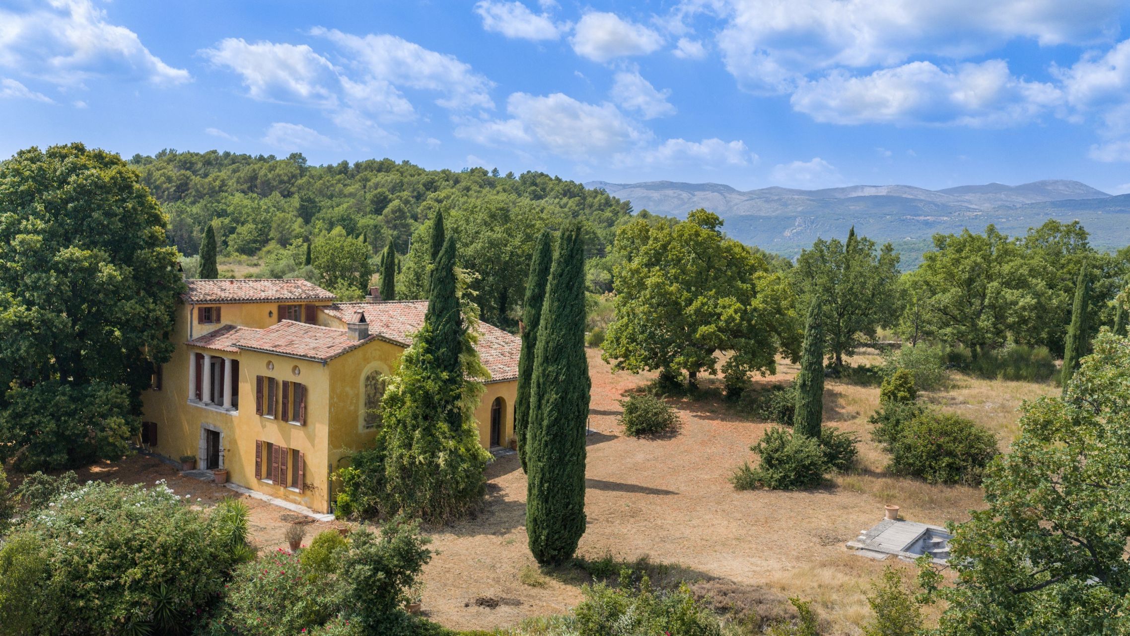 bastide 7 Rooms for sale on CALLIAN (83440)