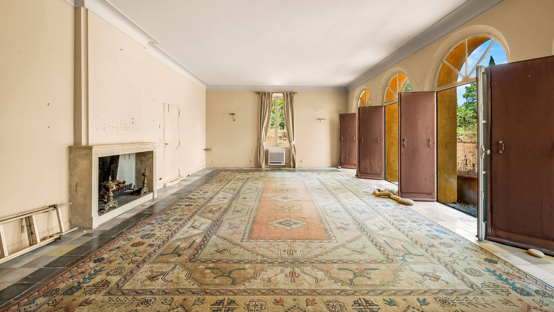 bastide 7 Rooms for sale on CALLIAN (83440)