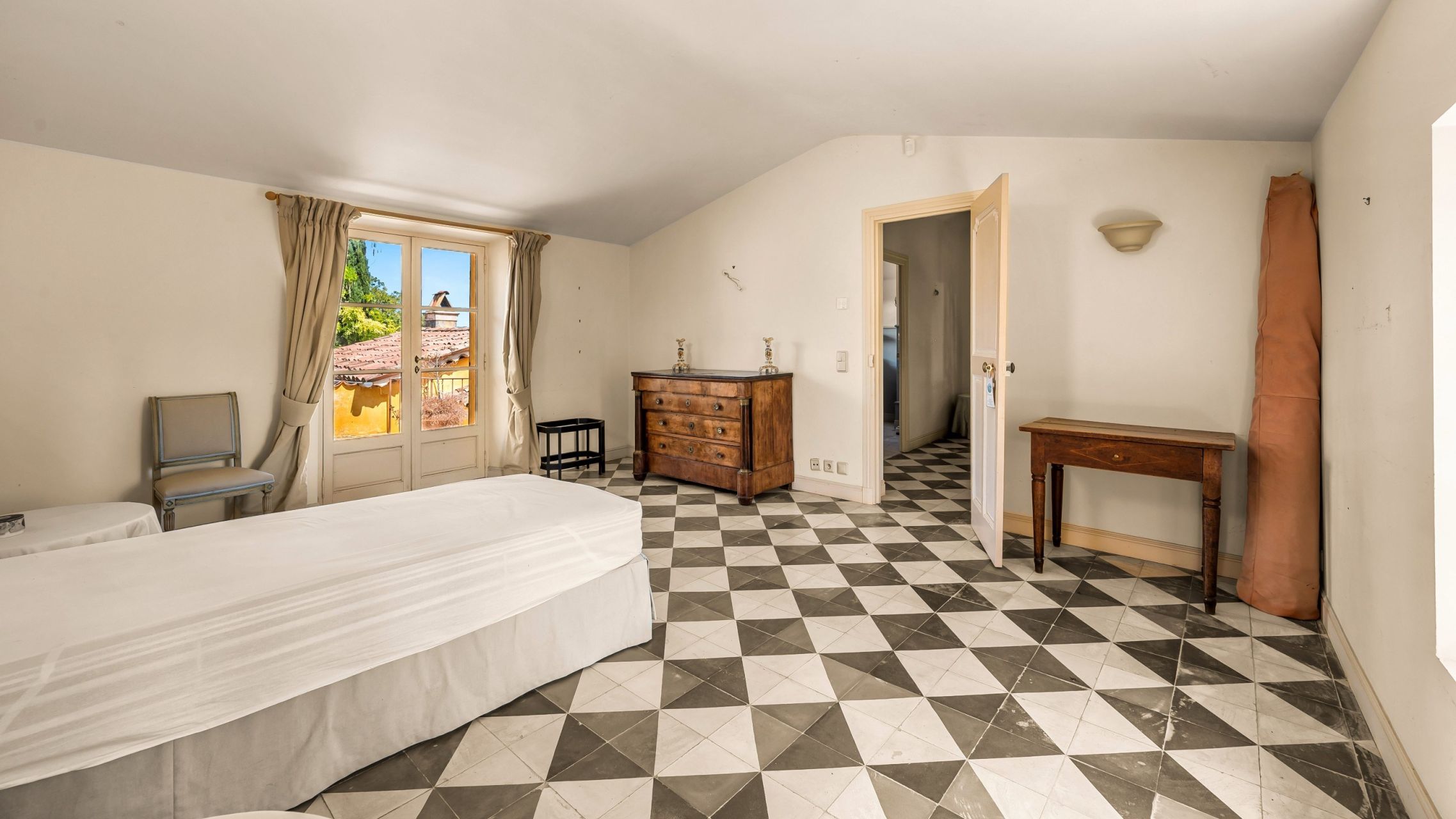 bastide 7 Rooms for sale on CALLIAN (83440)