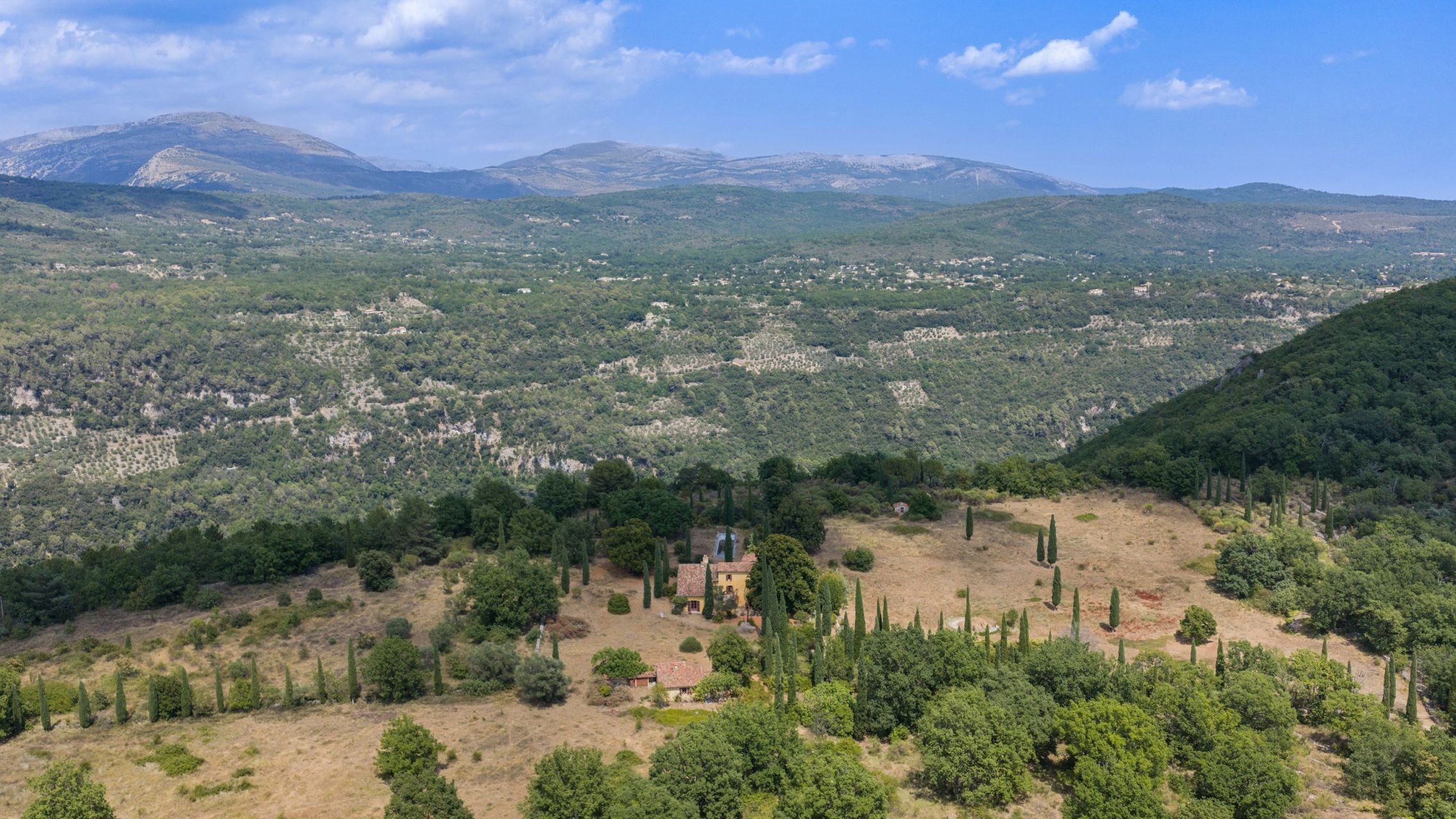 bastide 7 Rooms for sale on CALLIAN (83440)