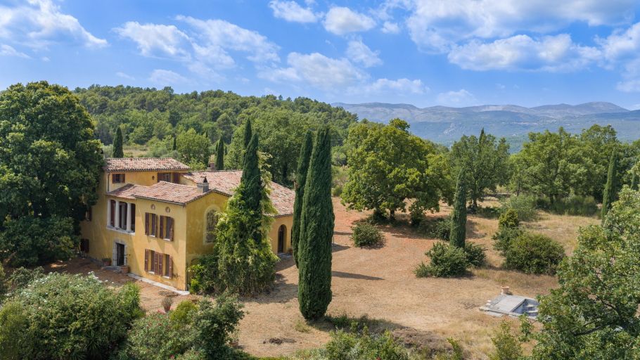bastide 7 Rooms for sale on CALLIAN (83440)
