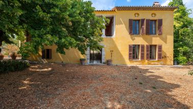 bastide 7 Rooms for sale on CALLIAN (83440)