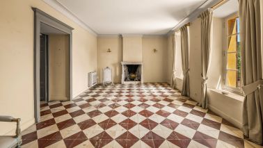 bastide 7 Rooms for sale on CALLIAN (83440)