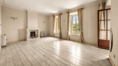 bastide 7 Rooms for sale on CALLIAN (83440)