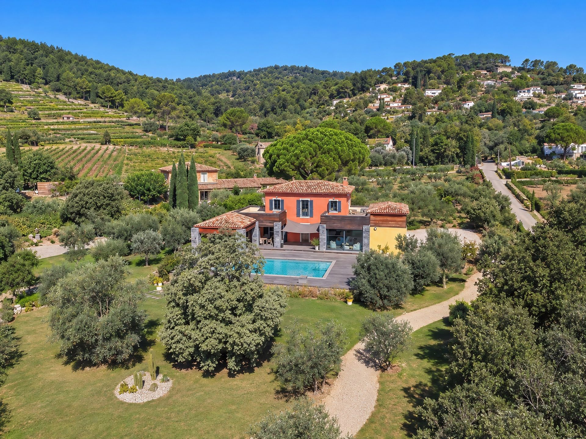 maison 5 Pièces en vente sur COTIGNAC (83570)