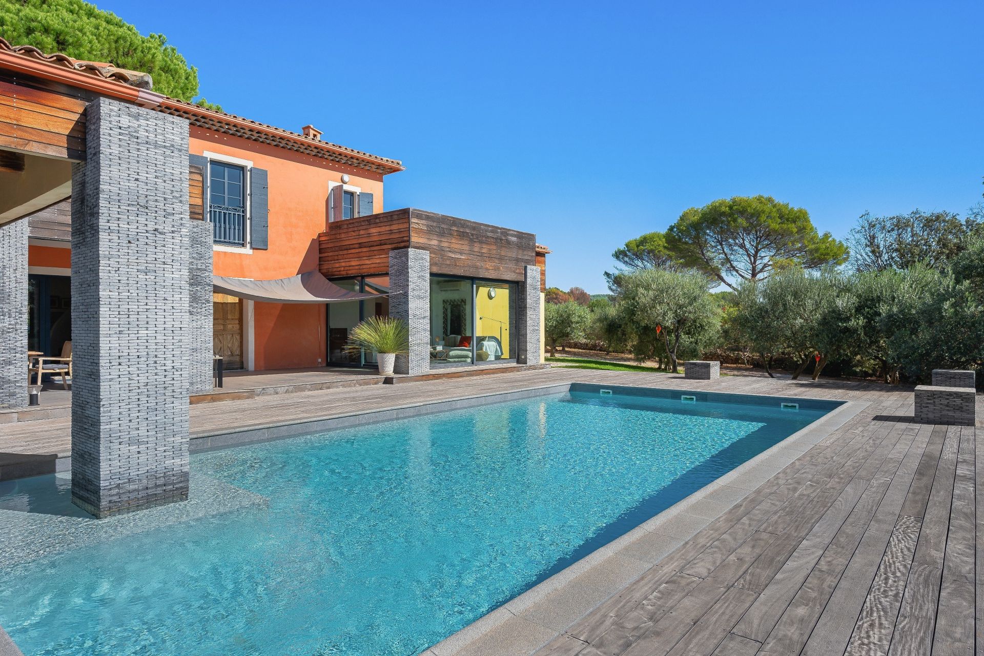 maison 5 Pièces en vente sur COTIGNAC (83570)