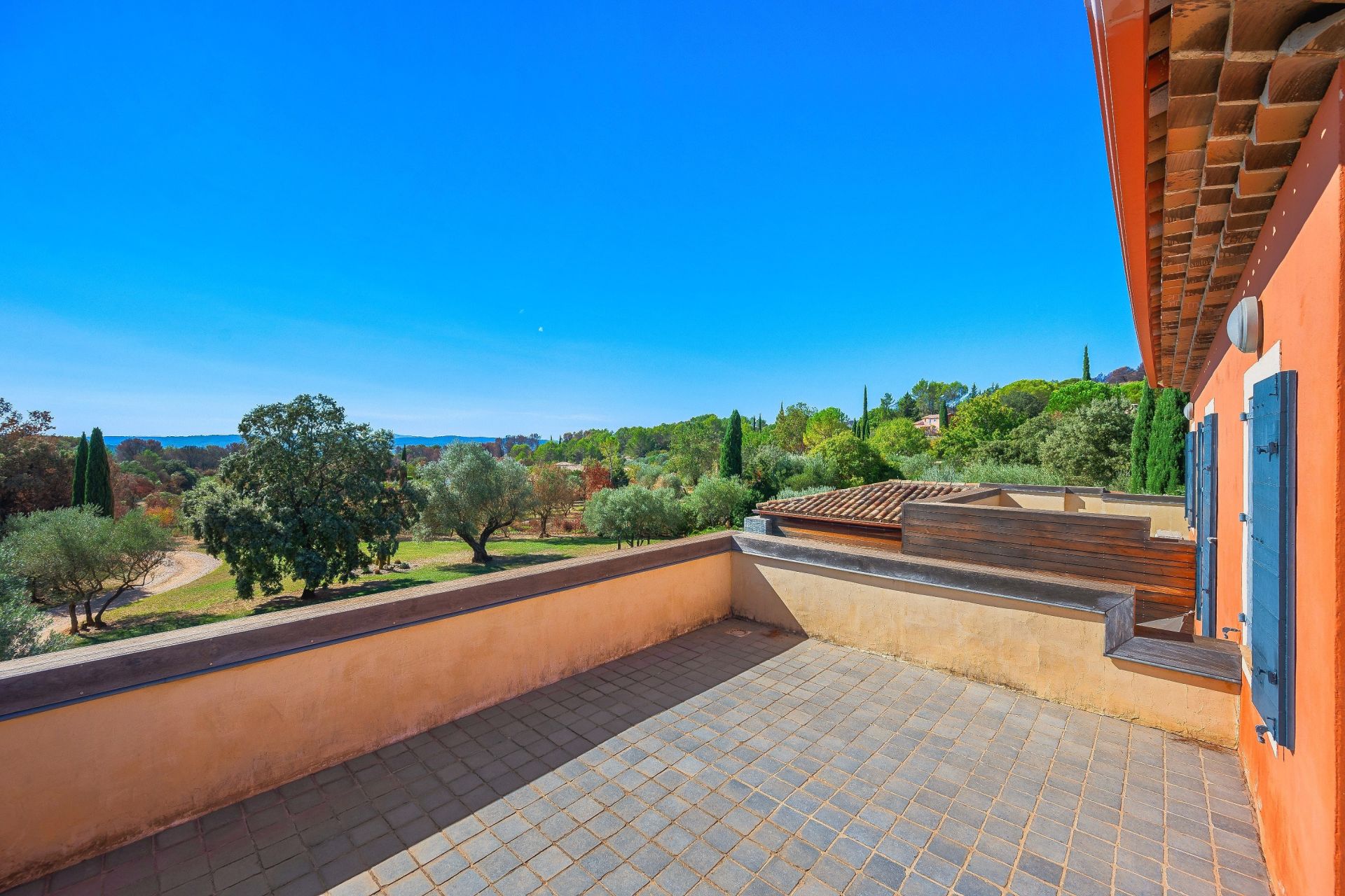 maison 5 Pièces en vente sur COTIGNAC (83570)