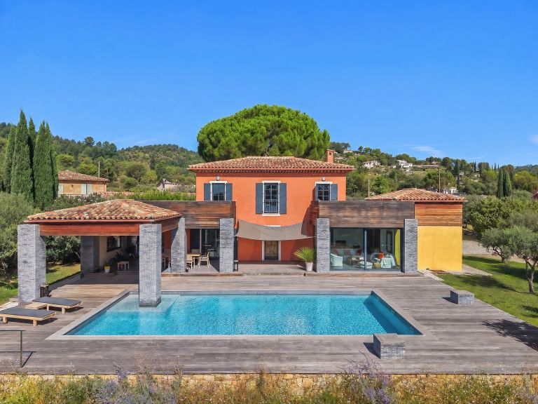 maison 5 Pièces en vente sur COTIGNAC (83570)
