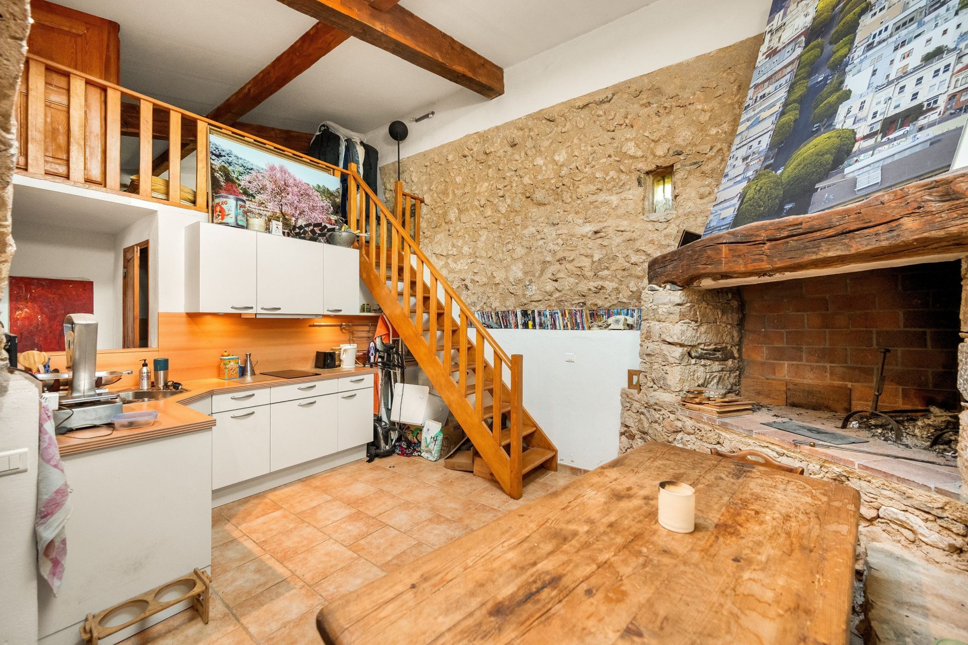 propriété 10 Pièces en vente sur COTIGNAC (83570)