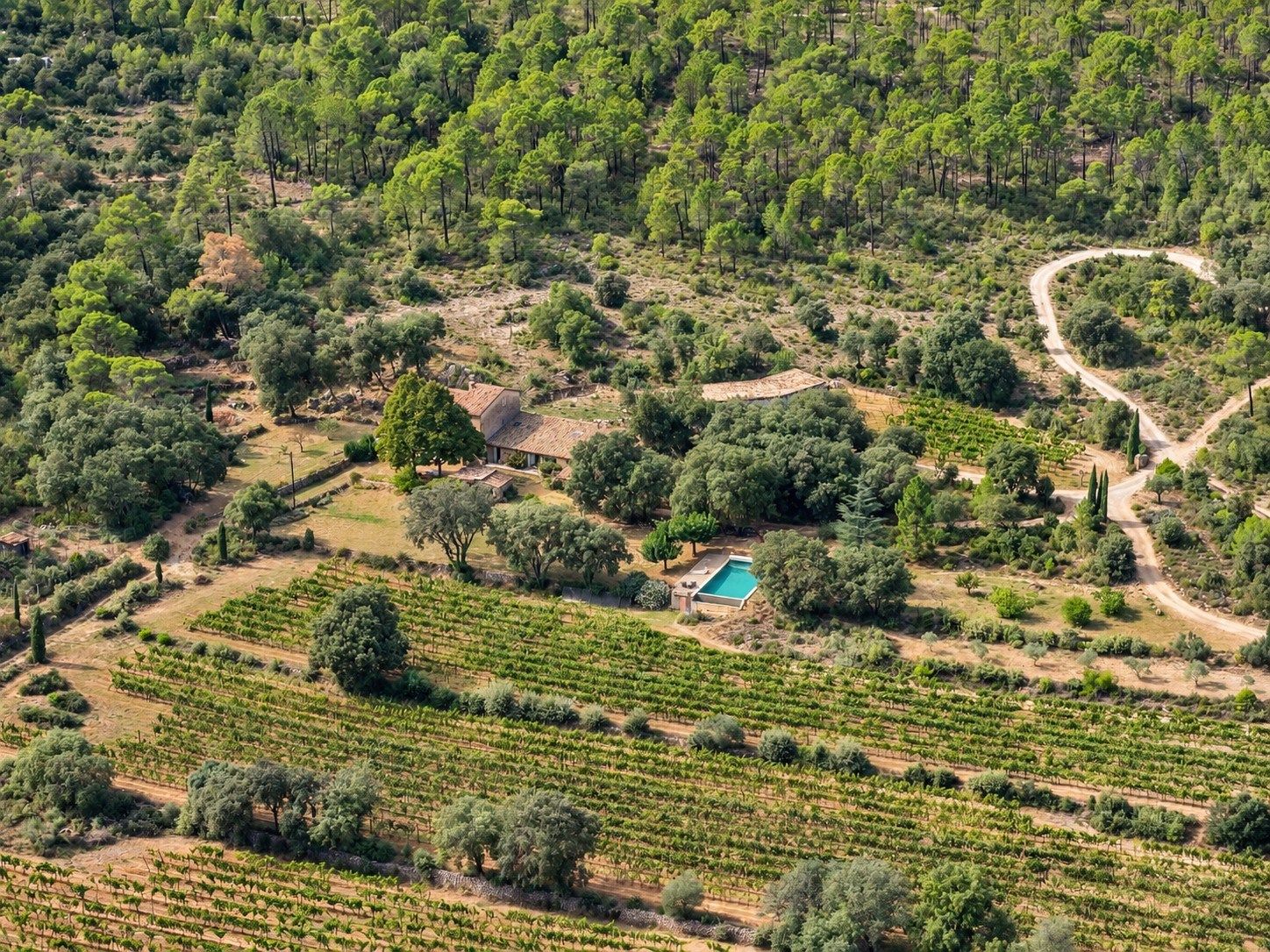 propriété 10 Pièces en vente sur COTIGNAC (83570)