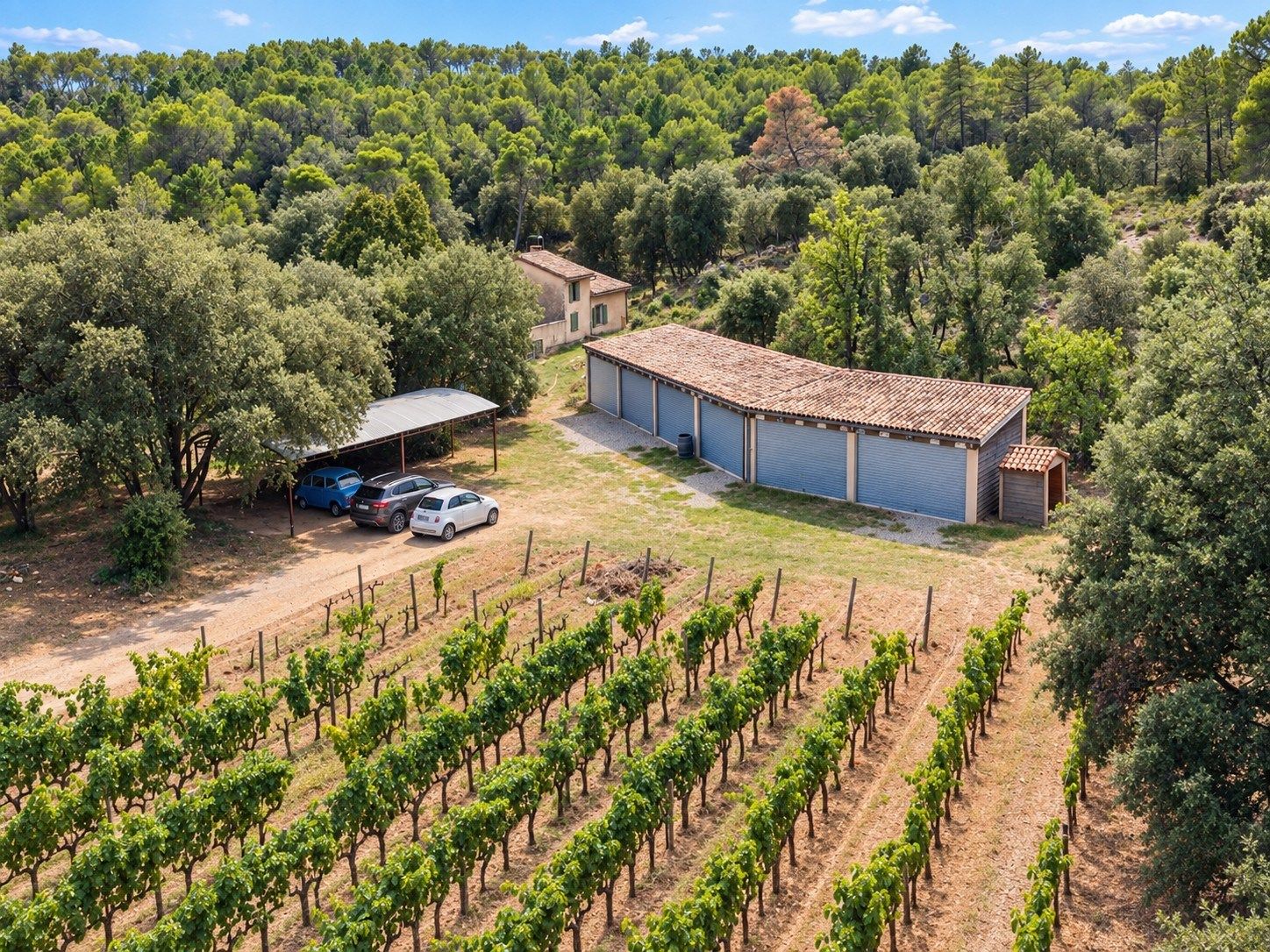propriété 10 Pièces en vente sur COTIGNAC (83570)