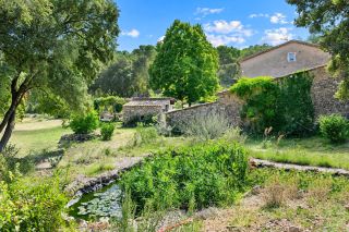 propriété 10 Pièces en vente sur COTIGNAC (83570)