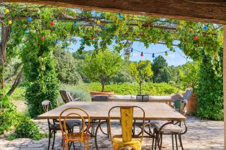 propriété 10 Pièces en vente sur COTIGNAC (83570)