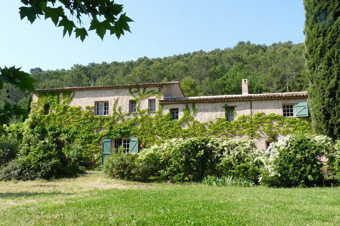 Mas authentique de 360 m² brute avec 3.7 ha de terrain plat